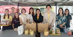 คณะเศรษฐศาสตร์ มศว ร่วมสืบสานพุทธประเพณีในวันวิสาขบูชา ผู้บริหารและบุคลากรร่วมพิธีเจริญพระพุทธมนต์และตักบาตรพระสงฆ์ 19 รูป และเข้าร่วมกิจกรรม วัฒนธรรมกับศาสนา