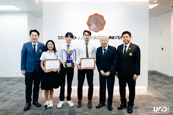 พิธีมอบเกียรติบัตรเพื่อแสดงความยินดีและเชิดชูเกียรติแก่ นิสิตทีม Carbon Crunch ที่ได้รับรางวัลชนะเลิศ พร้อมถ้วยพระราชทานจากสมเด็จพระกนิษฐาธิราชเจ้า กรมสมเด็จพระเทพรัตนราชสุดา