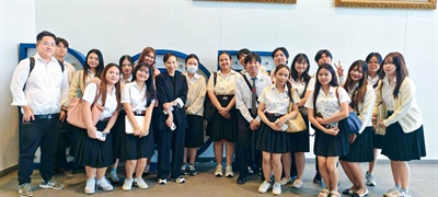คณะเศรษฐศาสตร์ มศว ได้นำนิสิตคณะเศรษฐศาสตร์ เข้าร่วมกิจกรรม BOT EconClass: เศรษฐศาสตร์นอกห้องเรียน ภายใต้หัวข้อ “แบงก์ชาติ กับ ความท้าทายเศรษฐกิจไทย”