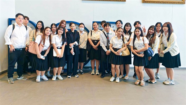 คณะเศรษฐศาสตร์ มศว ได้นำนิสิตคณะเศรษฐศาสตร์ เข้าร่วมกิจกรรม BOT EconClass: เศรษฐศาสตร์นอกห้องเรียน ภายใต้หัวข้อ “แบงก์ชาติ กับ ความท้าทายเศรษฐกิจไทย”